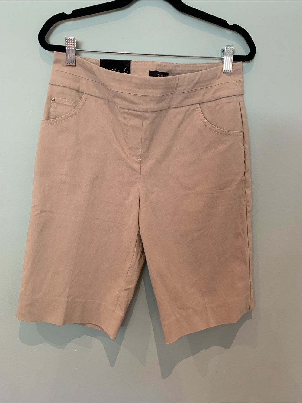 RENUAR Stretch Pull-On Bermuda Shorts in Beige